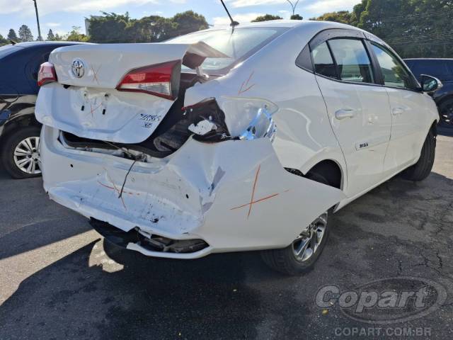 2024 TOYOTA YARIS SEDA 