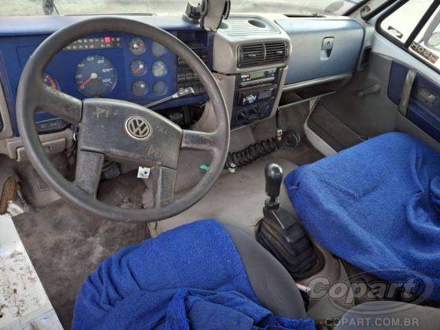 2005 VOLKSWAGEN 8.150 