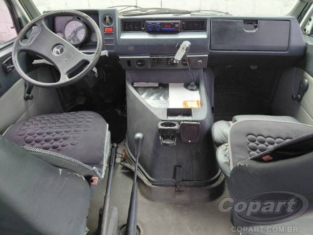 1995 MERCEDES BENZ MB 180 D Van 