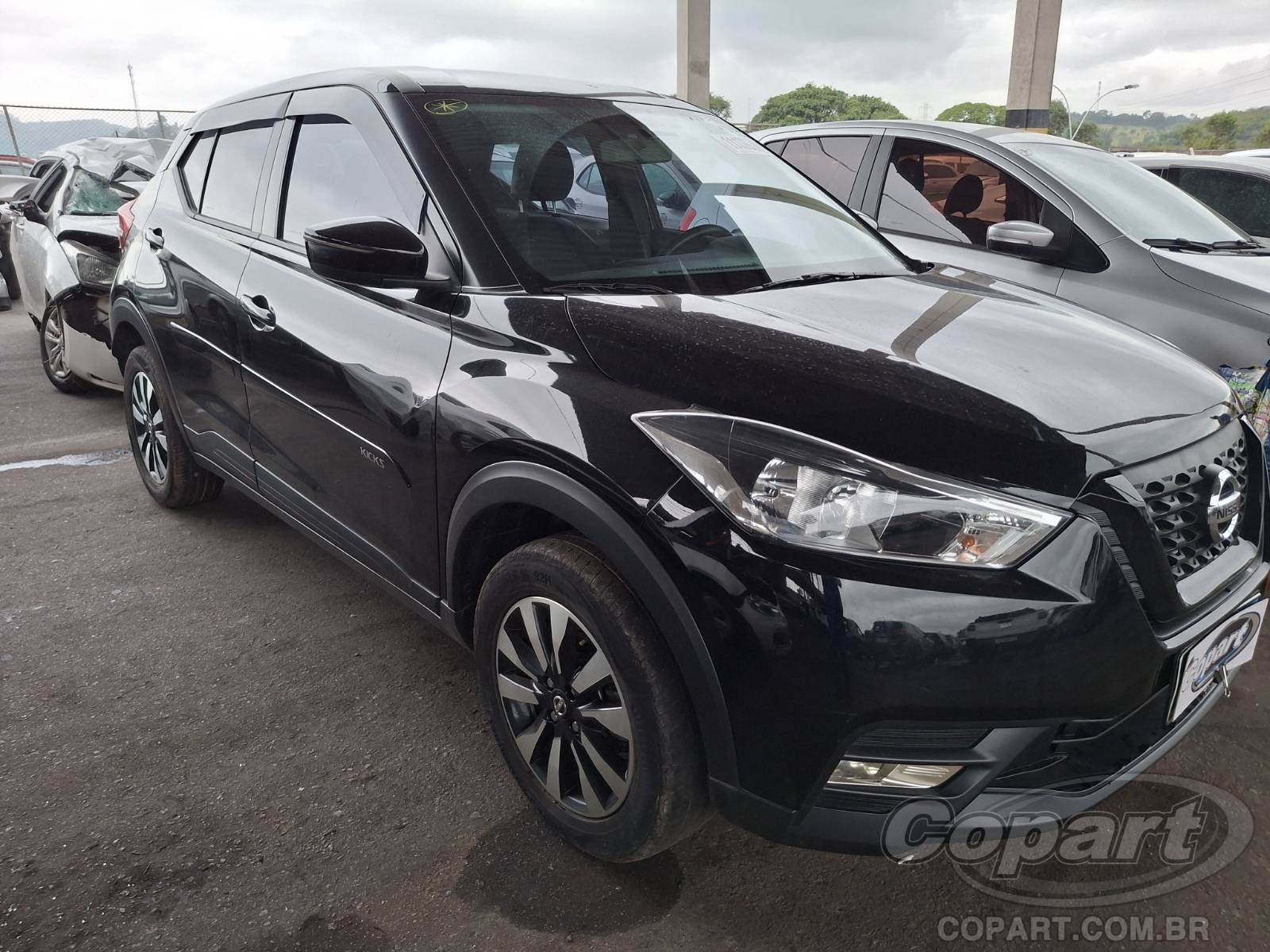 Nissan Kicks 2021 em leilão