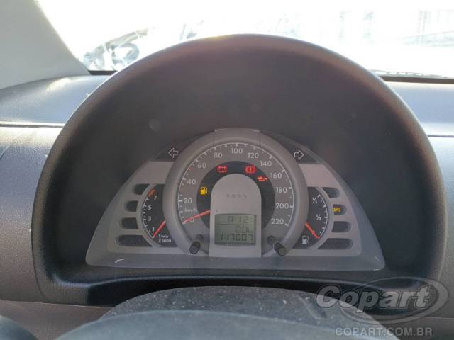2004 VOLKSWAGEN FOX 