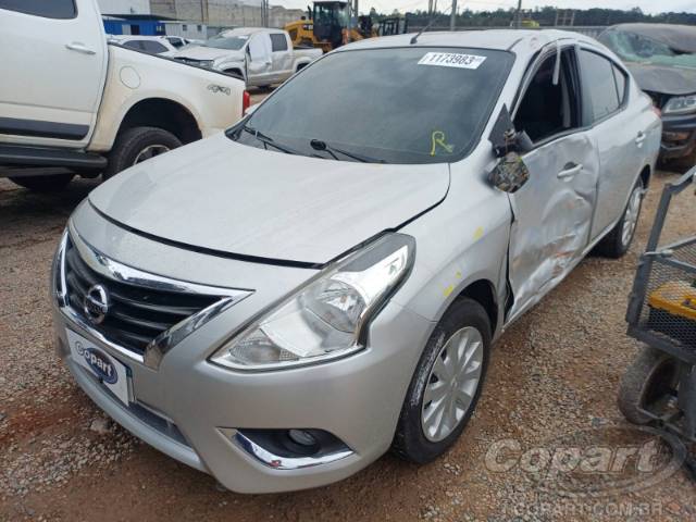 2019 NISSAN VERSA 