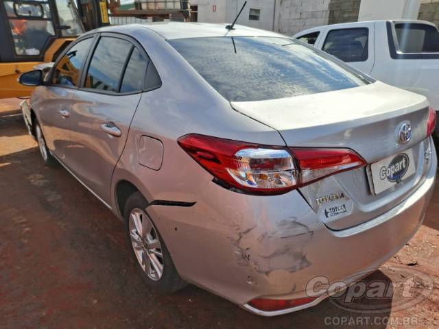 2019 TOYOTA YARIS SEDA 