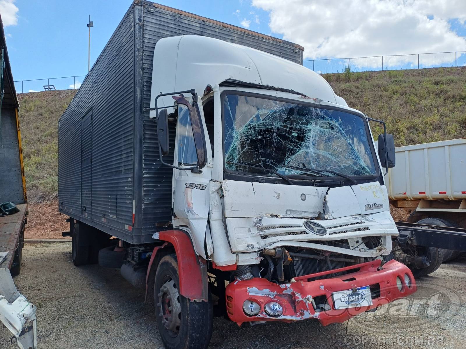 2003 MERCEDES BENZ 1318 Caminhão