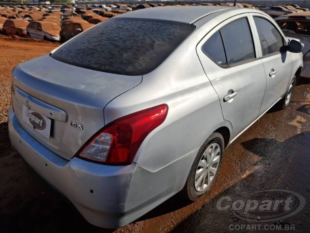2017 NISSAN VERSA 