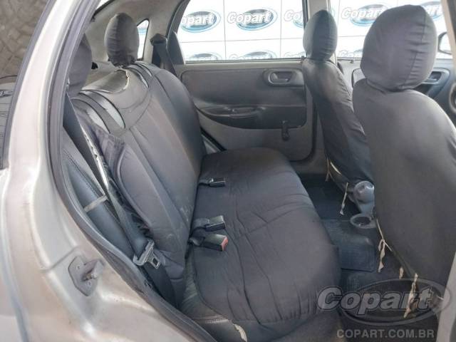 2005 CHEVROLET CORSA SEDAN 