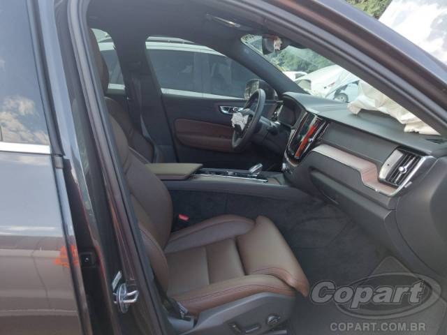 2024 VOLVO XC60 