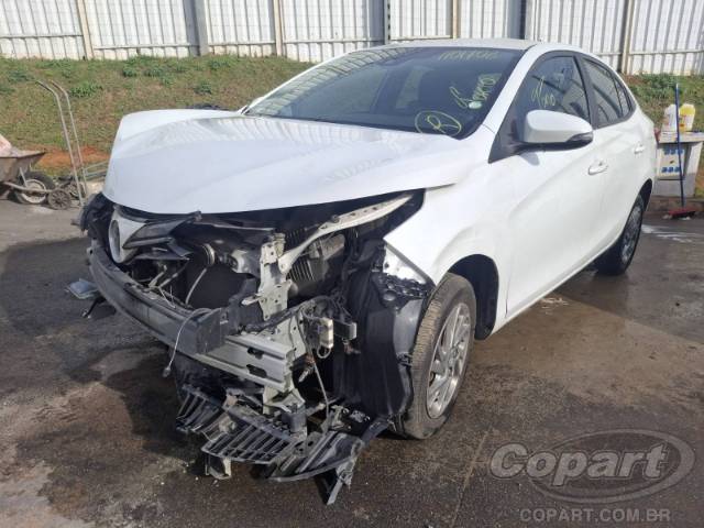 2023 TOYOTA YARIS SEDA 