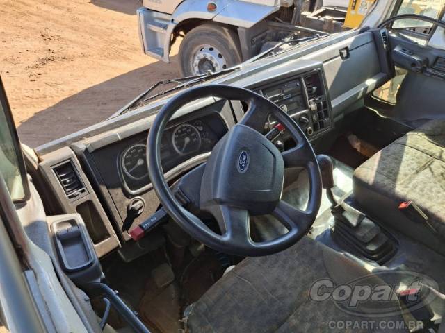 2015 FORD CARGO 816 