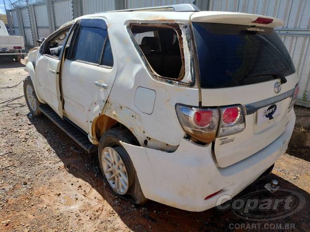 2014 TOYOTA HILUX SW4 