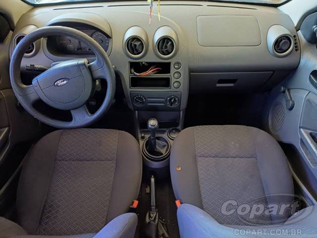 2006 FORD FIESTA SEDAN 