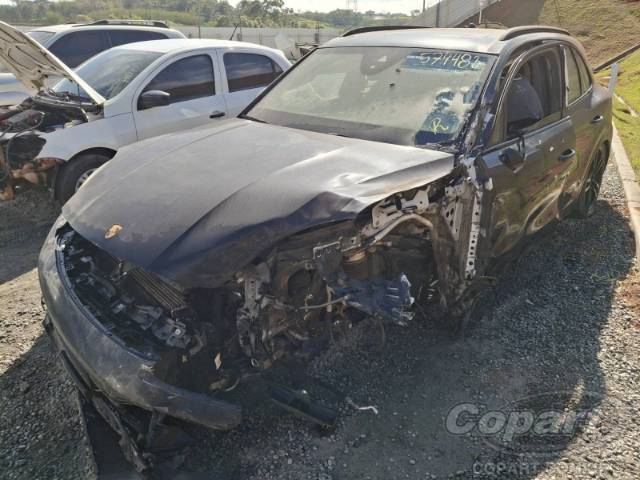 2019 PORSCHE CAYENNE 