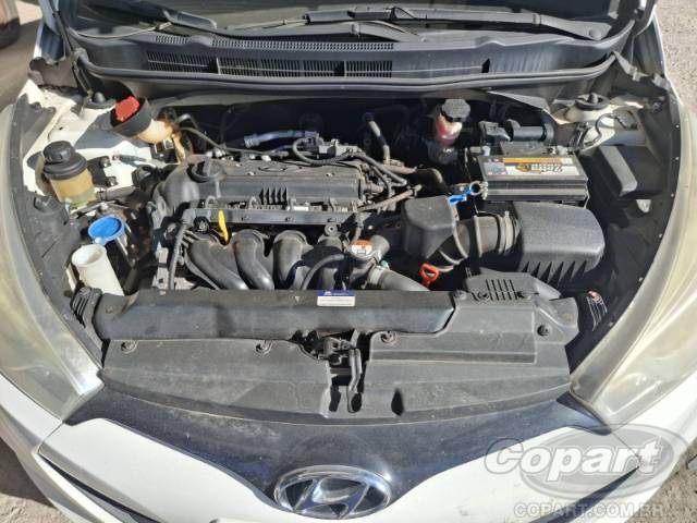 2014 HYUNDAI HB20S 