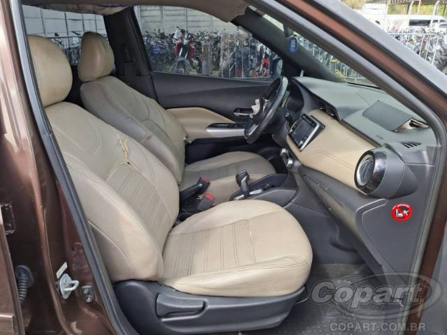2017 NISSAN KICKS 