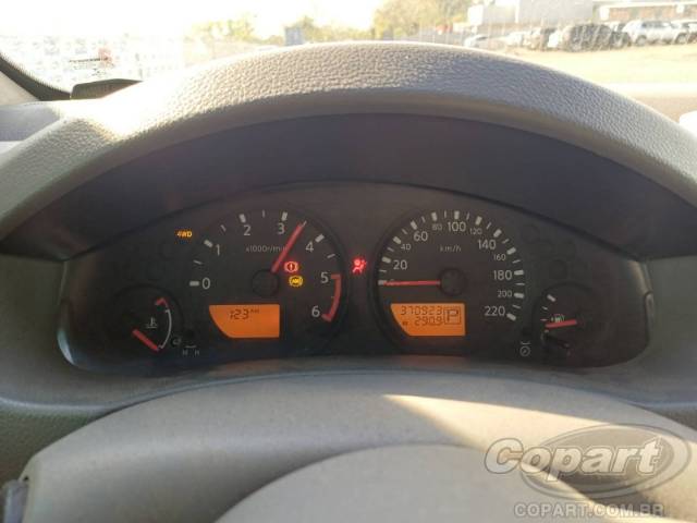 2010 NISSAN FRONTIER CD 