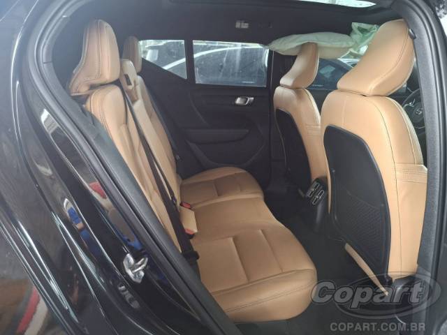 2021 VOLVO XC40 
