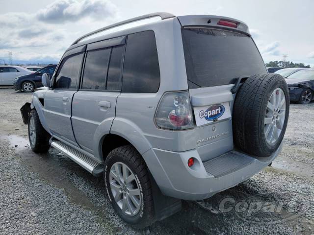 2011 MITSUBISHI PAJERO TR4 