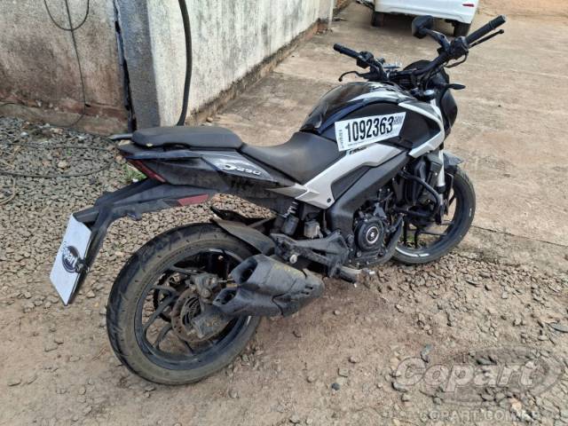 2025 BAJAJ DOMINAR 