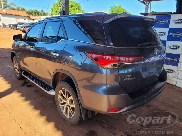 2017 TOYOTA HILUX SW4 