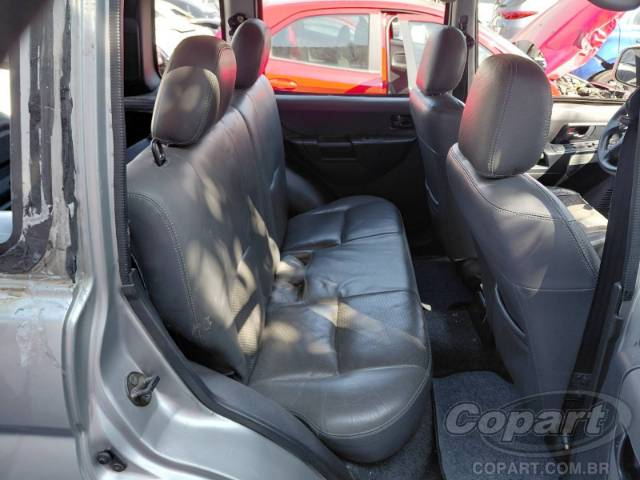 2005 MITSUBISHI PAJERO TR4 