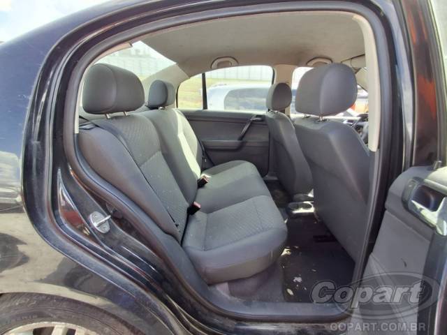 2005 VOLKSWAGEN POLO SEDAN 