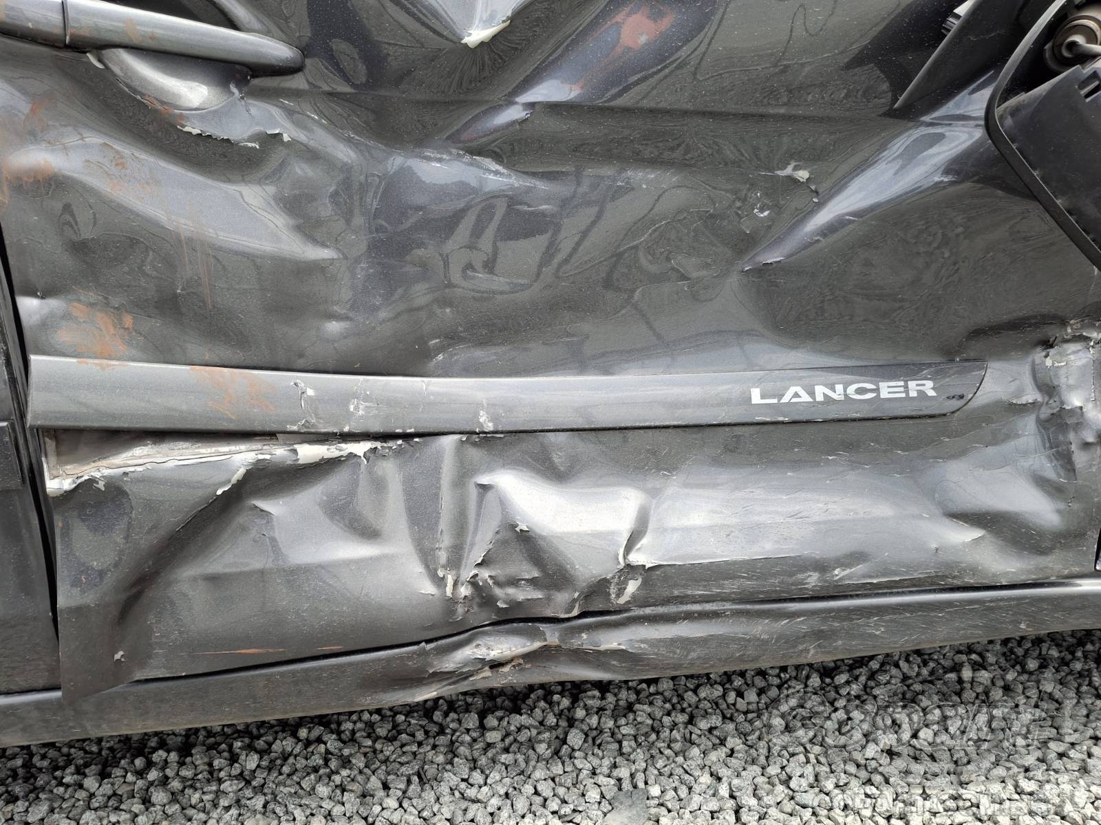 Foto 13 de 15: 2019 MITSUBISHI LANCER