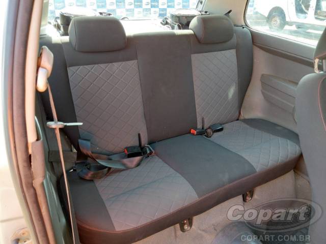 2004 VOLKSWAGEN FOX 