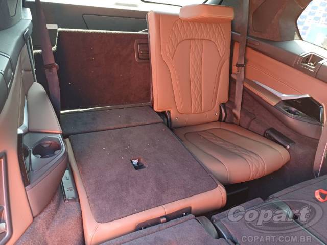 2024 BMW X7 
