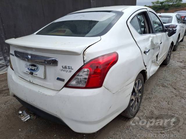 2017 NISSAN VERSA 