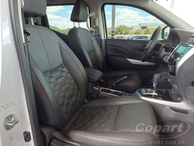 2025 NISSAN FRONTIER CD 