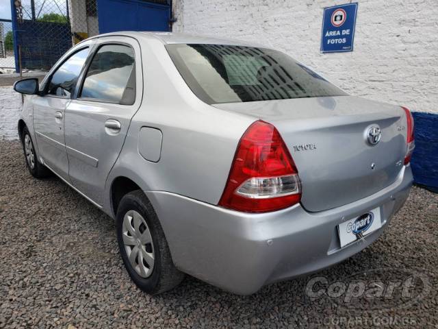 2015 TOYOTA ETIOS SEDA 