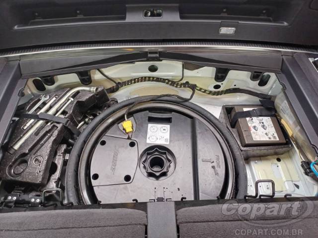 2010 AUDI Q7 