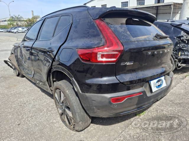 2026 VOLVO EX40 