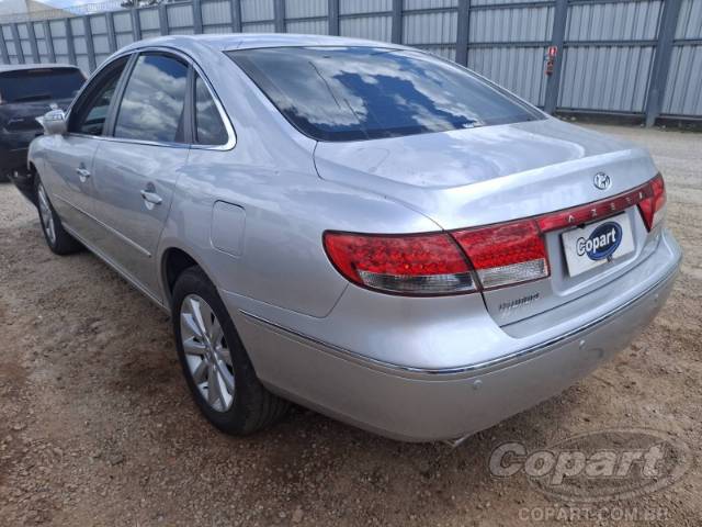2010 HYUNDAI AZERA 