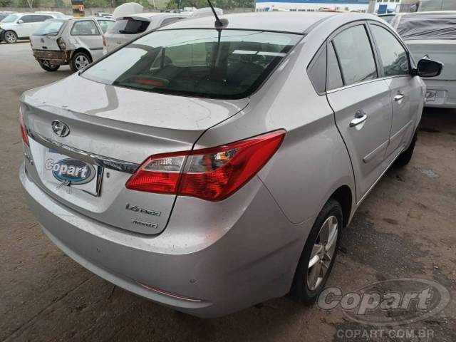 2015 HYUNDAI HB20S 
