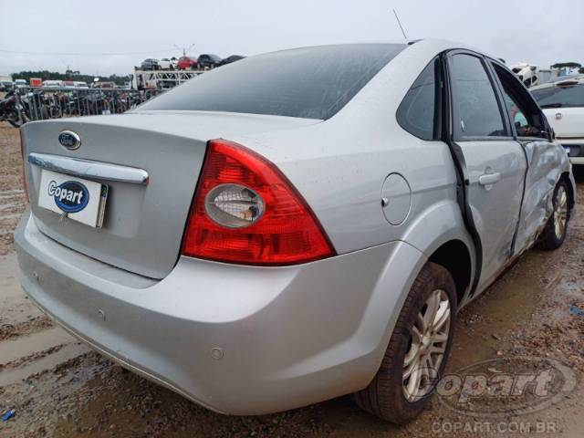 2009 FORD FOCUS SEDAN 