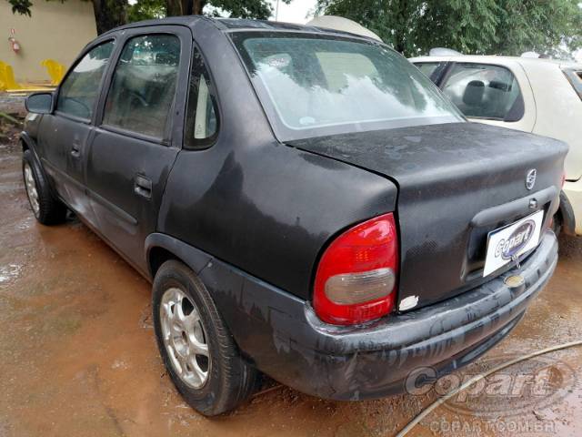 2004 CHEVROLET CORSA SEDAN 