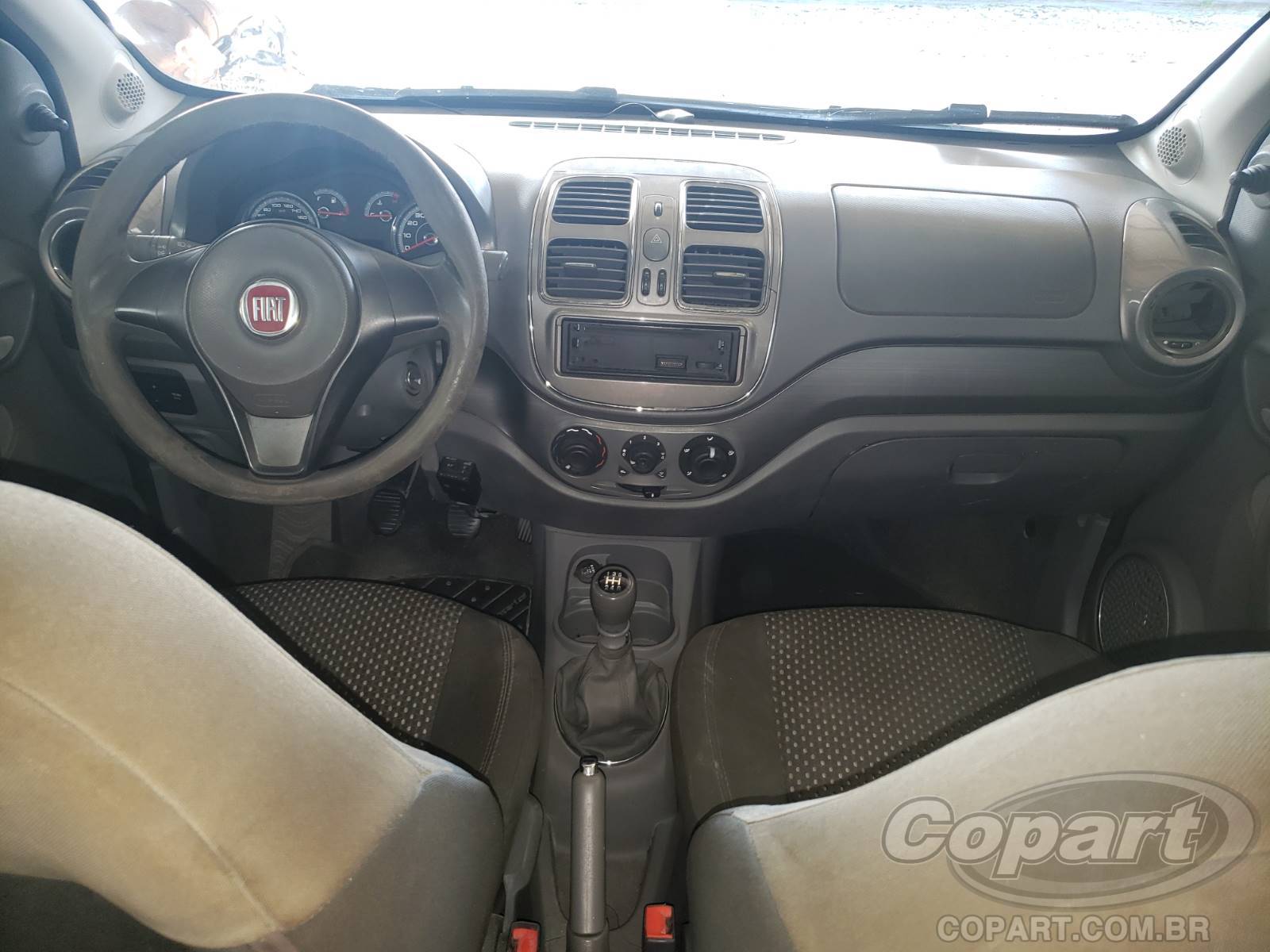 Foto 9 de 10: 2014 FIAT GRAND SIENA