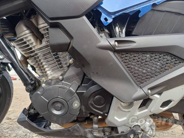 2026 HONDA CB 300F 