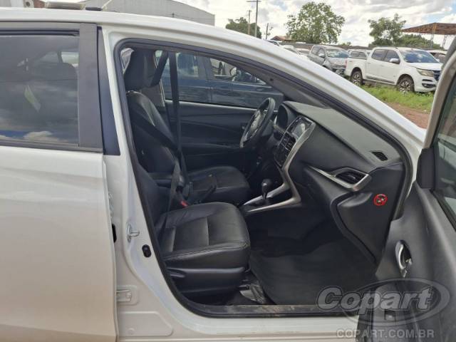 2020 TOYOTA YARIS SEDA 