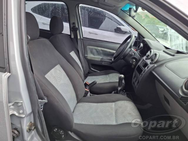 2009 FORD FIESTA SEDAN 