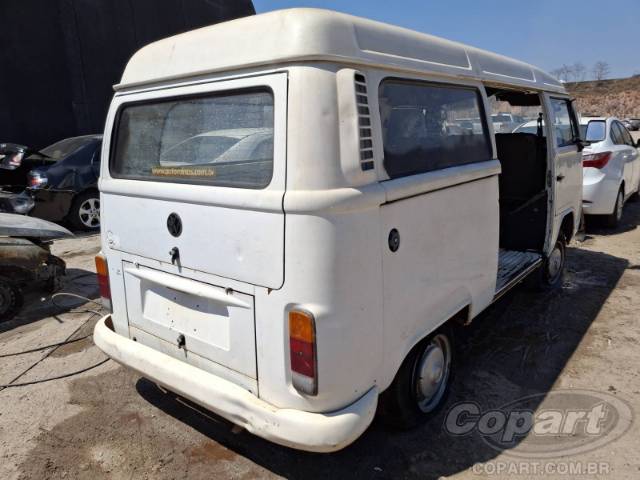 2002 VOLKSWAGEN KOMBI 