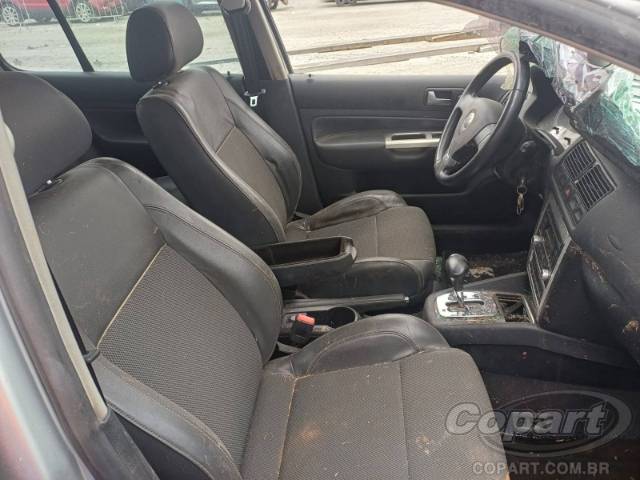 2010 VOLKSWAGEN GOLF 