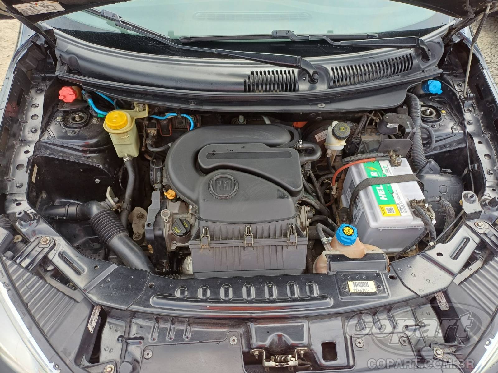 Foto 7 de 10: 2015 FIAT GRAND SIENA