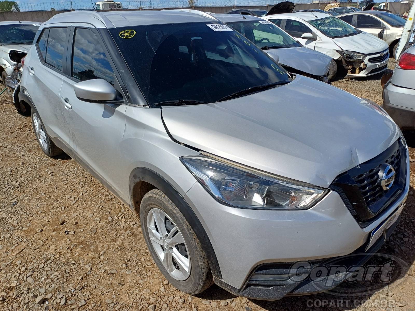 Nissan Kicks S Direct CVT 1.6 16V 2020 Médio Dano