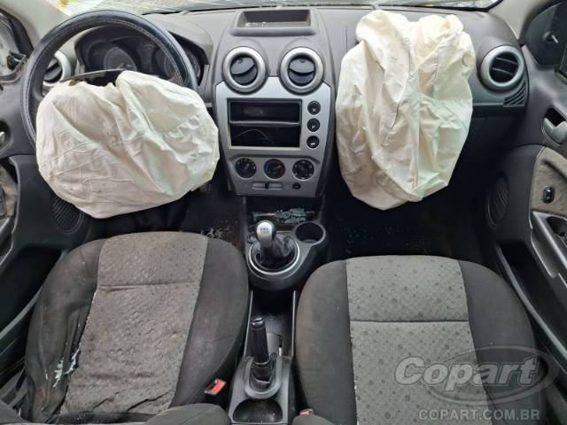 2011 FORD FIESTA 