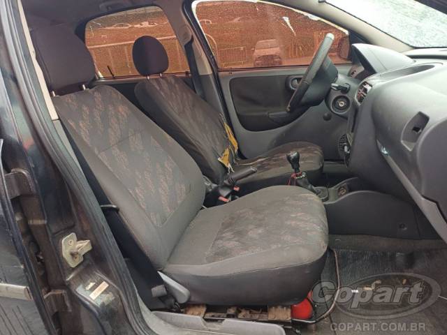 2005 CHEVROLET CORSA SEDAN 