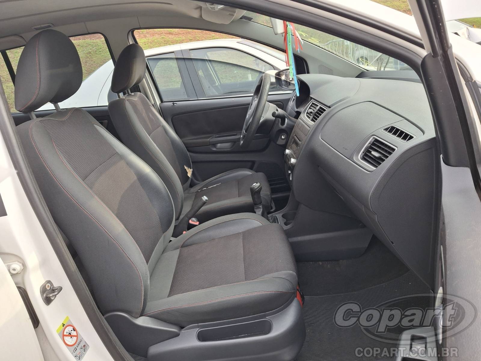 2012 VOLKSWAGEN FOX — foto 5 de 13