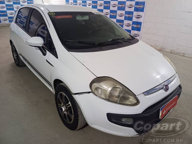 2015 FIAT PUNTO 