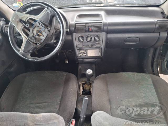2001 CHEVROLET CORSA 